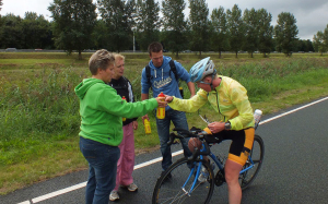 201309 Almere na 84 km een verse bidon